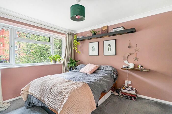 1 Bedroom Flat For Sale In Elsinore Road, London, SE23