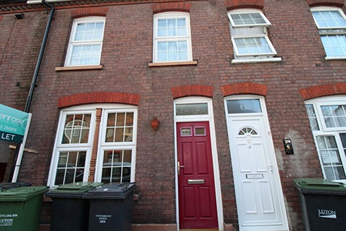 2 Bedroom Terraced House To Rent In Ridgway Road, Luton, LU2