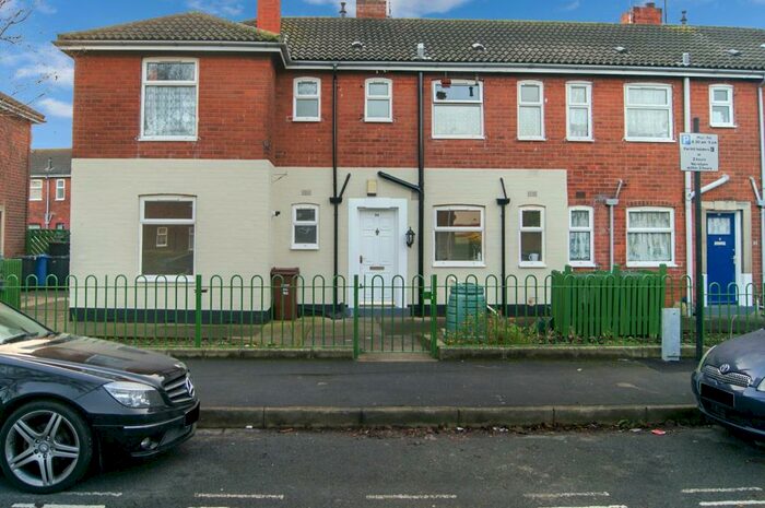 2 Bedroom Ground Flat To Rent In Aldbro Street, Hull, HU2