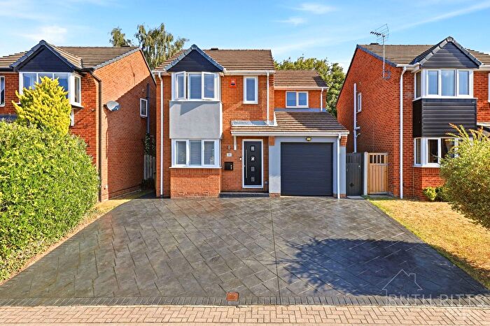 4 Bedroom Detached House For Sale In Richmond Road, Upton, WF9