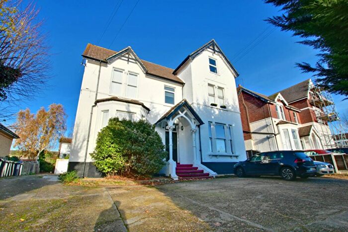 2 Bedroom Flat To Rent In Hayes Lane, Bromley, BR2