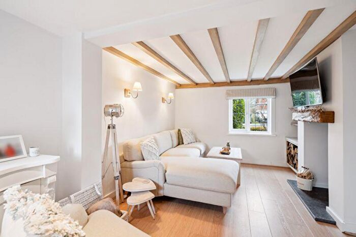 3 Bedroom End Of Terrace House For Sale In Main Road, Naphill, HP14