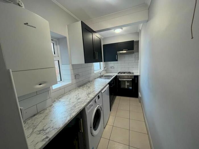 1 Bedroom Flat To Rent In Jenner Road, Guildford, GU1