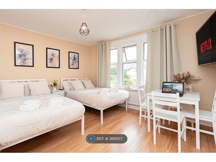 Studio To Rent In Queens Park Road, Bournemouth, BH8