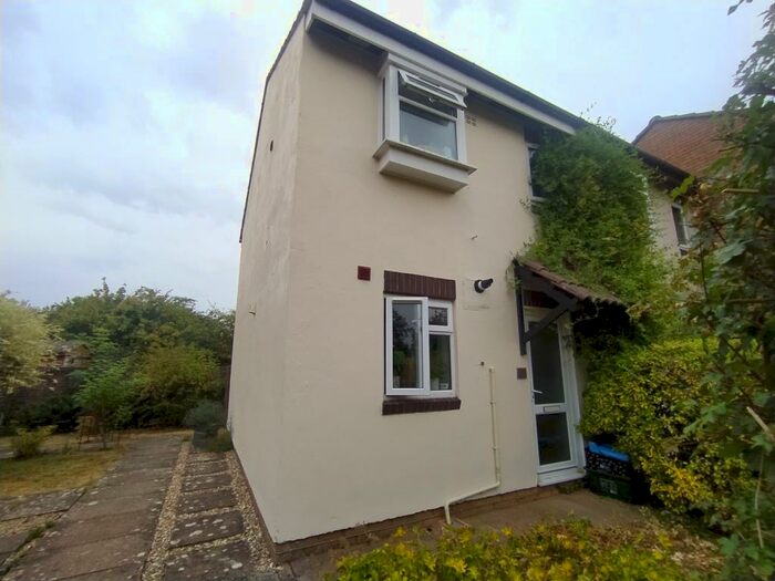 2 Bedroom House To Rent In Larchfield Close, Frome, BA11