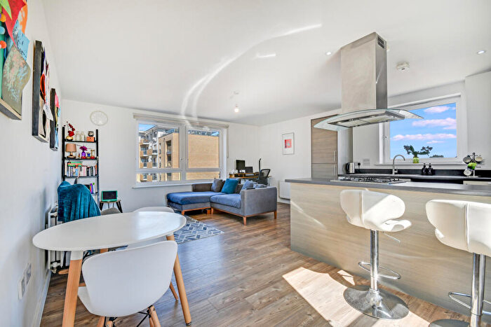 2 Bedroom Flat For Sale In Watson Heights, Chelmsford, CM1
