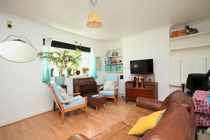 1 Bedroom Flat To Rent In Prince Of Wales Road, Chalk Farm, NW5