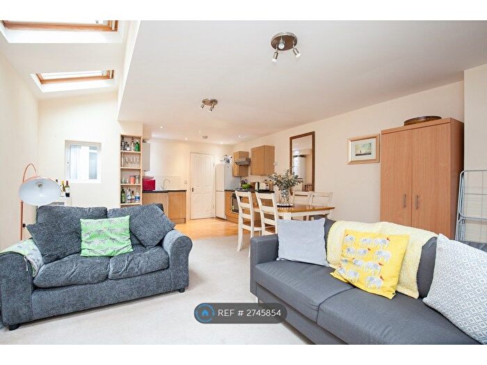 2 Bedroom Flat To Rent In Leander Road, London, SW2