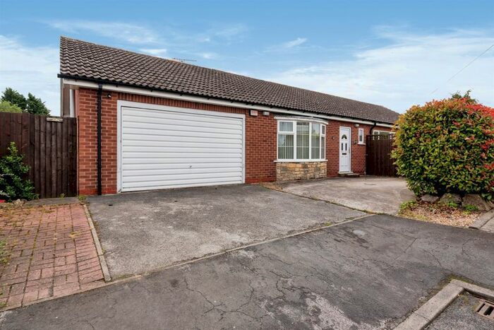 3 Bedroom Detached Bungalow For Sale In The Leas, Barkston, Grantham, NG32