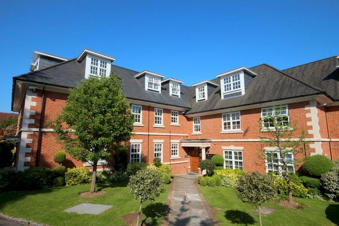 2 Bedroom Apartment To Rent In Robin Hill Shoppenhangers Road Maidenhead, SL6