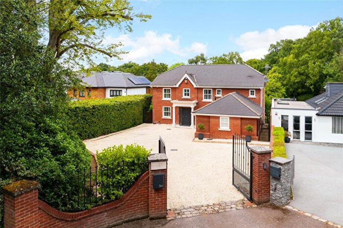 4 Bedroom Detached House For Sale In Weathercock Lane, Woburn Sands, Milton Keynes, Bedfordshire, MK17
