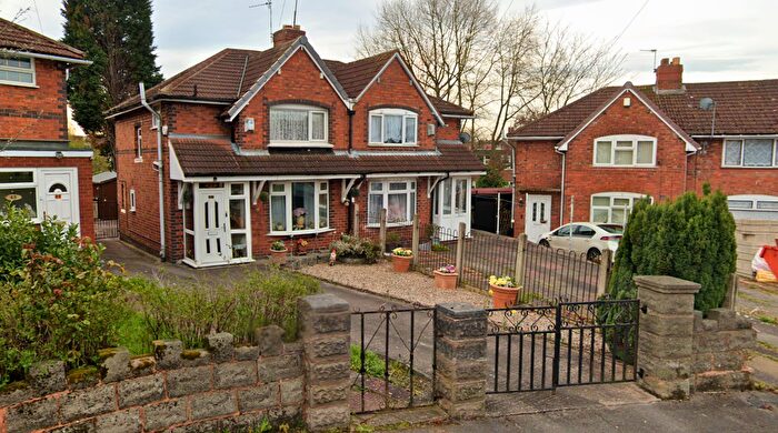 3 Bedroom Semi Detached House For Sale In Brockhurst Street, Walsall, WS1