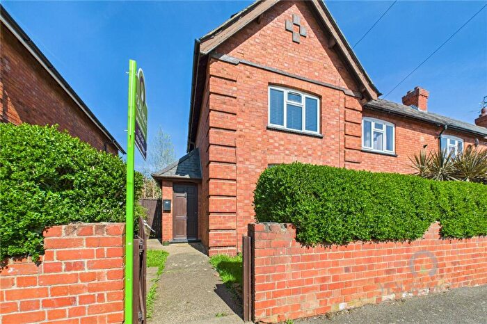 2 Bedroom End Of Terrace House To Rent In Queensland Gardens, Northampton, Northamptonshire, NN2