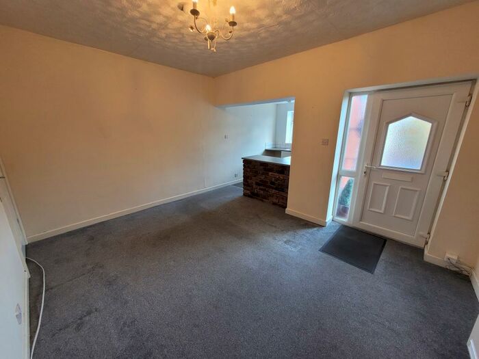 2 Bedroom Flat To Rent In Crostons Road, Bury, BL8