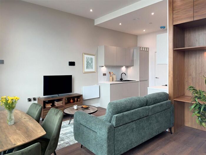 2 Bedroom Flat To Rent In Apartment Aquitania, West Waterloo Place, Triskelion Way, Liverpool, L3