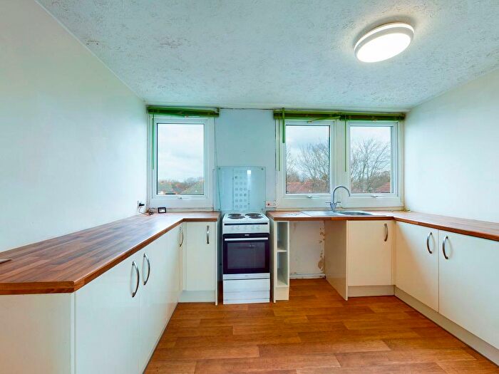 2 Bedroom Flat To Rent In Samson Close, Gosport, PO13