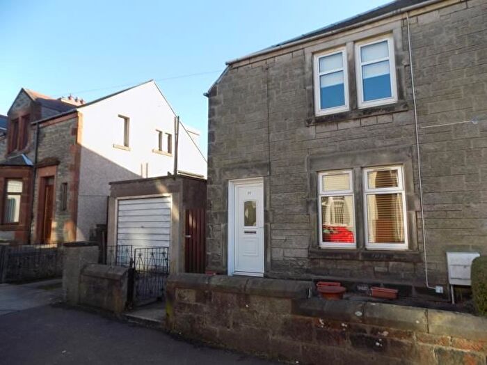 2 Bedroom Semi-Detached House To Rent In South Dewar Street, Dunfermline, KY12