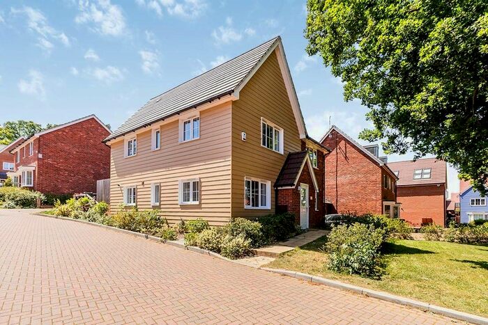 4 Bedroom Detached House To Rent In Harrison Avenue, Longfield, Kent, DA3