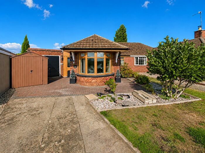 3 Bedroom Semi-Detached Bungalow For Sale In Laura Close, Longlevens, Gloucester, GL2