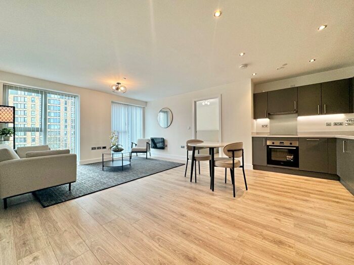 2 Bedroom Flat To Rent In Boulveard Plaza, Southside, Bristol Road, B5