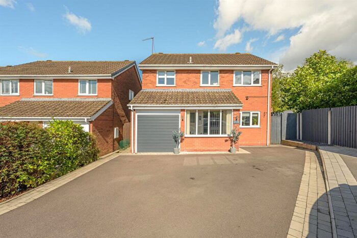 4 Bedroom Detached House For Sale In Thirlmere Walk, Brierley Hill, DY5