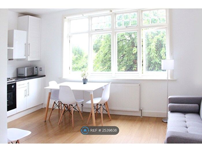 1 Bedroom Flat To Rent In Clarence Avenue, London, SW4
