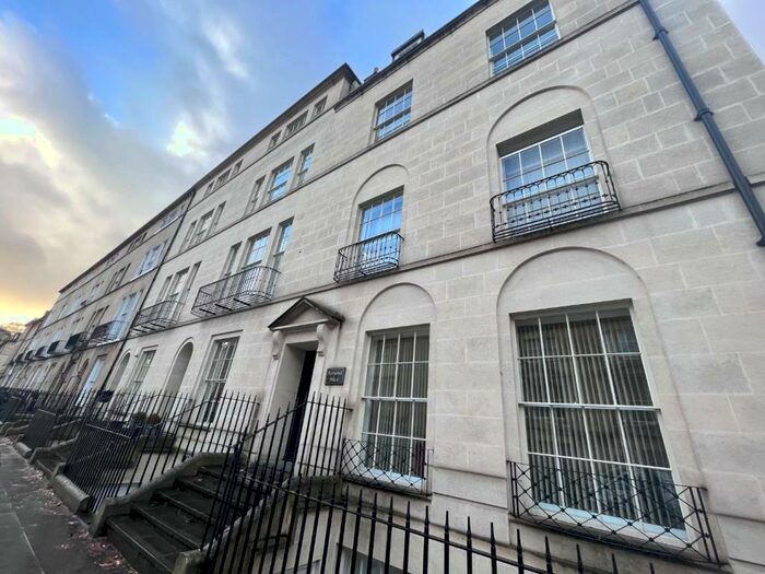 2 Bedroom Apartment To Rent In Herschel Place, BA2