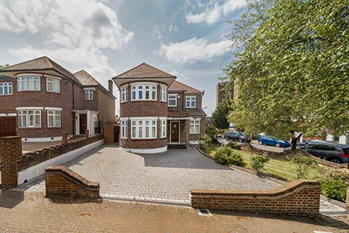4 Bedroom Detached House To Rent In Dobree Avenue, Willesden, NW10