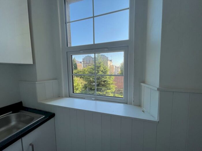 1 Bedroom Flat To Rent In Victoria Walk, Cotham, Bristol, BS6