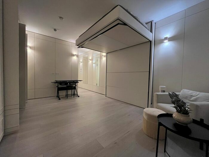 Studio To Rent In Loftus Road, London, W12