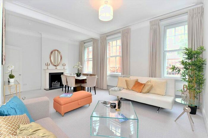 3 Bedroom Flat To Rent In Cadogan Square, Chelsea, London, SW1X