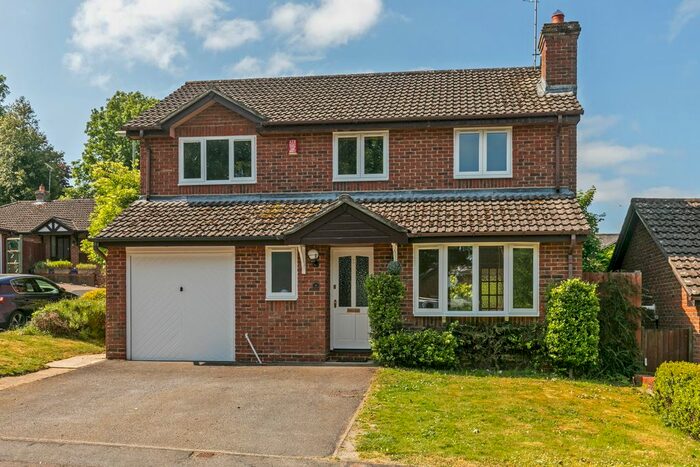 4 Bedroom Detached House To Rent In Kings Close, Kings Worthy, Winchester, SO23