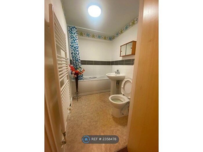 2 Bedroom Flat To Rent In Caldon House, Northolt, UB5