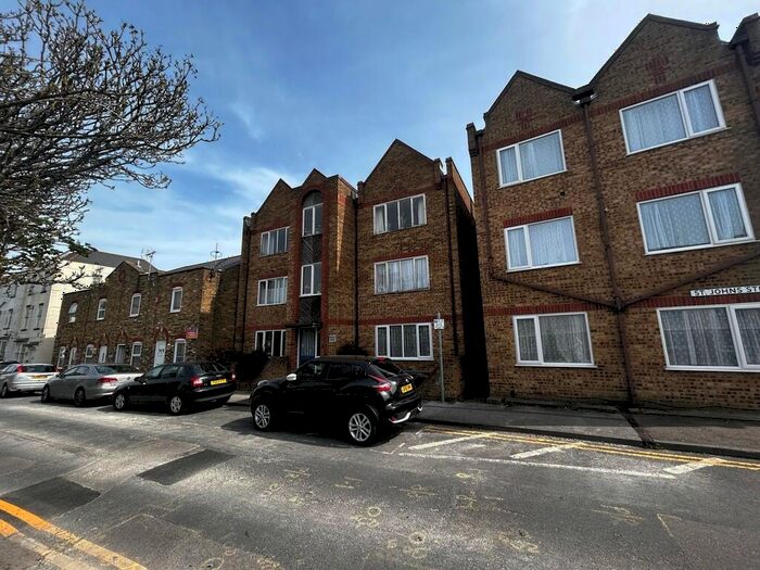1 Bedroom Flat To Rent In Kidmans Court, Margate, CT9