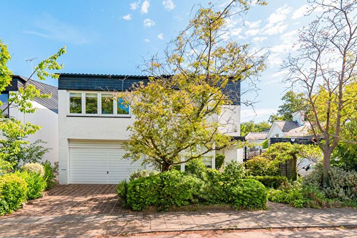 5 Bedroom Detached House To Rent In Cenacle Close, London, NW3