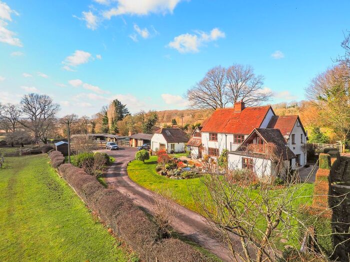 5 Bedroom Detached House For Sale In Wheatley Lane, Kingsley, Hampshire, GU35