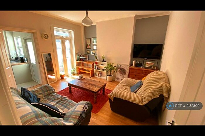 4 Bedroom End Of Terrace House To Rent In Old Oak Lane, London, NW10