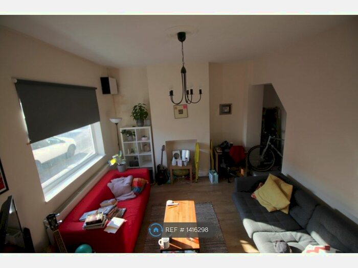 2 Bedroom Flat To Rent In Luckwell Road, Bristol, BS3