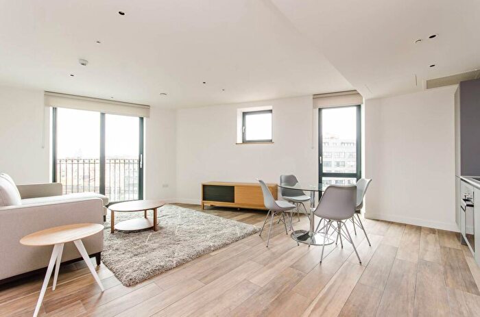 1 Bedroom Flat To Rent In Three Colts Lane, Bethnal Green, London, E2