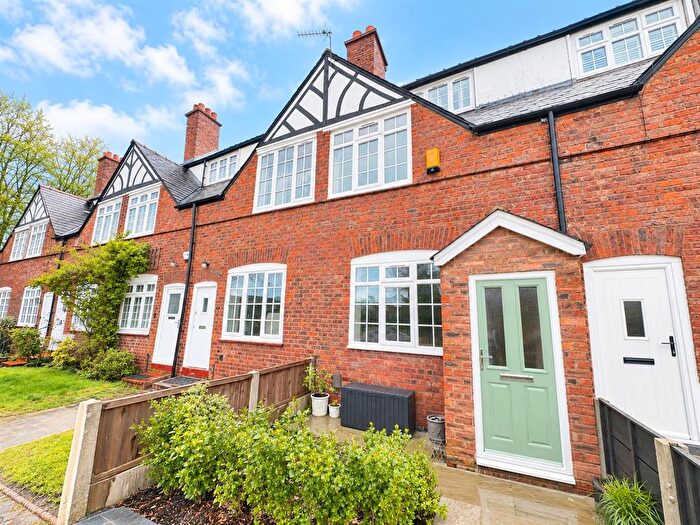 3 Bedroom Property To Rent In Lawrence Road, Altrincham, WA14