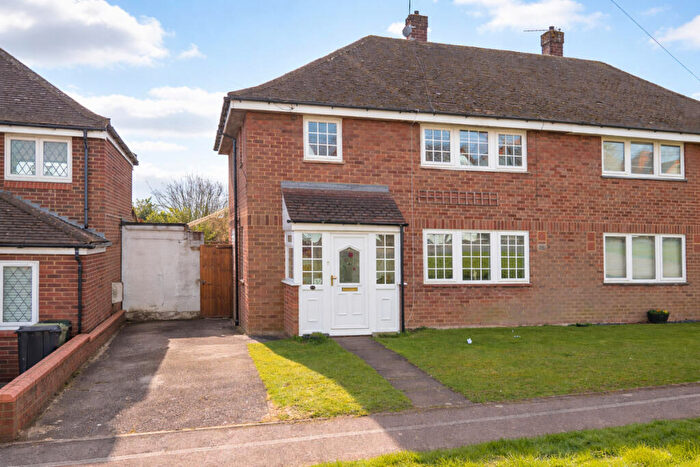 3 Bedroom Semi Detached House For Sale In Newton Road, Bletchley, Milton Keynes, MK3