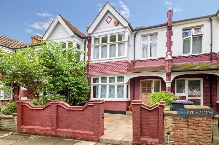 Studio To Rent In London, London, N7