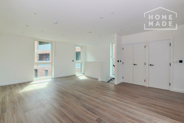 3 Bedroom Flat To Rent In Stamford Road London, N15