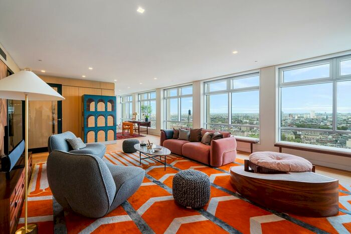 3 Bedroom Flat To Rent In New Oxford Street, WC1A