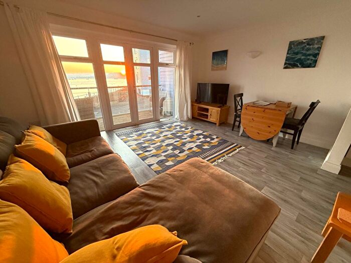 1 Bedroom Flat For Sale In Shelly Road, Exmouth, EX8