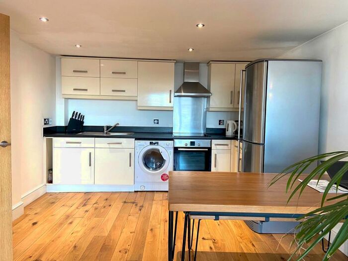 2 Bedroom Flat To Rent In Bradford Street, Birmingham, B12