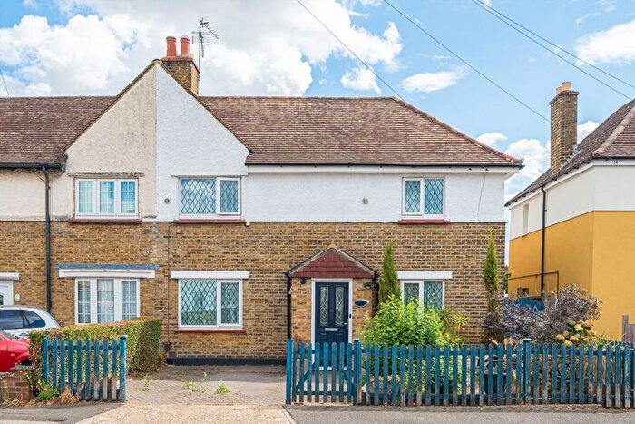 3 Bedroom Property For Sale In Worple Avenue, Old Isleworth, TW7