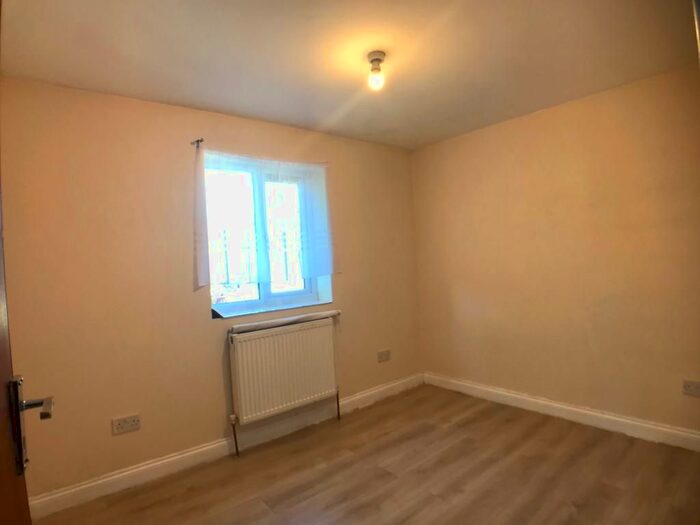 1 Bedroom Flat To Rent In Lancaster Road, Southall UB1