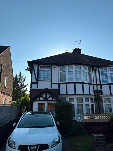 3 Bedroom Semi-Detached House To Rent In Wardown Crescent, Luton, LU2