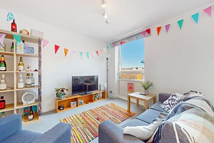 3 Bedroom Flat To Rent In Salisbury Street, Marylebone, NW8